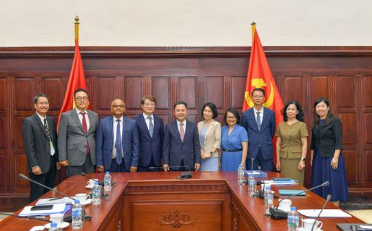 Phó Thống đốc Nguyễn Ngọc Cảnh tiếp Giám đốc Nhóm nước của ADB