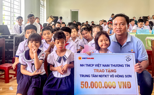 Vietbank chung tay hỗ trợ Trung tâm Nuôi dạy Trẻ khuyết tật Võ Hồng Sơn