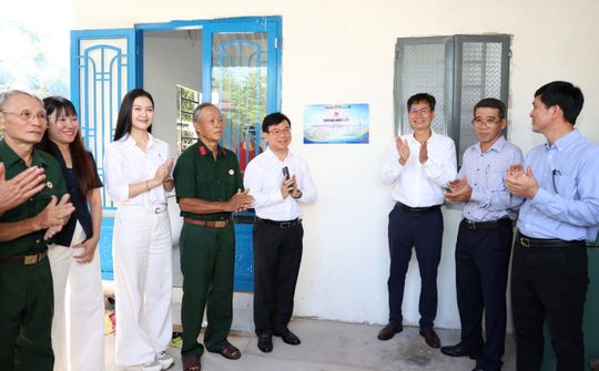Vietcombank bàn giao 6 căn nhà tình nghĩa cho cựu chiến binh tại TP.HCM