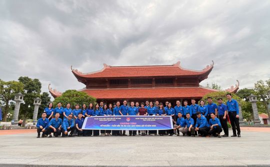 Tuổi trẻ Ngân hàng Trung ương tiếp nối truyền thống "Uống nước nhớ nguồn"