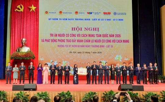 Ngành Ngân hàng ủng hộ 300 tỷ đồng tri ân người có công với cách mạng