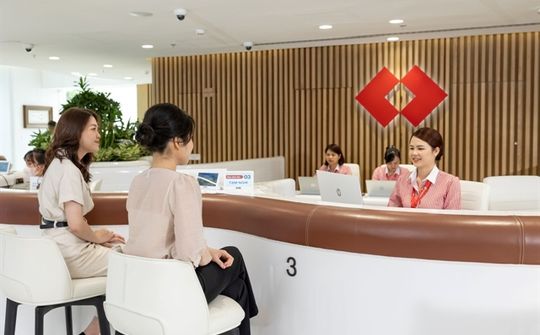 Techcombank posts record Q2 profit on strong fee income and digital growth