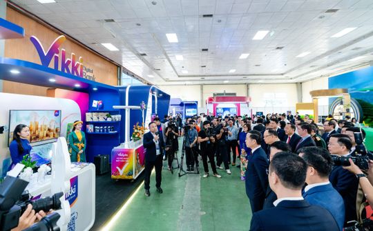 Vikki Digital Bank giới thiệu thẻ đa năng VikkiONE Connect tại Sự kiện Chuyển đổi số ngành Ngân hàng 2026