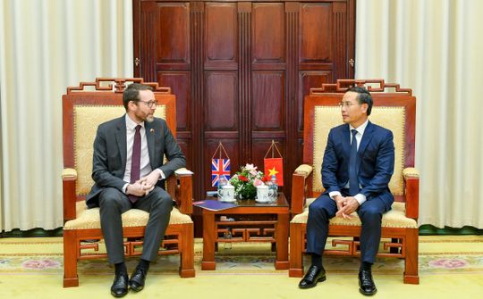 Thống đốc Phạm Đức Ấn tiếp Đại sứ đặc mệnh toàn quyền Vương quốc Liên hiệp Anh và Bắc Ireland tại Việt Nam