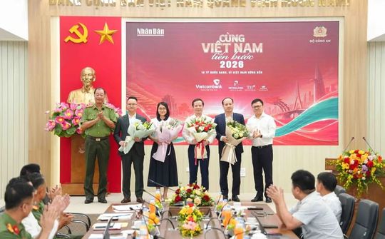Vietcombank đồng hành "Cùng Việt Nam tiến bước 2026", hướng tới hành trình 10 tỷ bước xanh