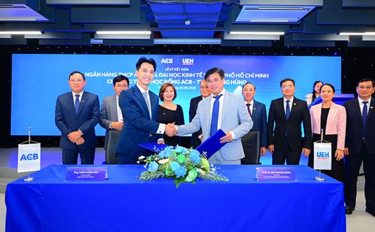 ACB và UEH ký kết hợp tác triển khai Học bổng ACB – Trần Mộng Hùng