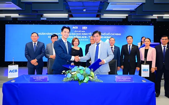 ACB và UEH ký kết hợp tác triển khai Học bổng ACB – Trần Mộng Hùng