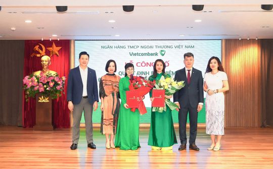 Vietcombank công bố quyết định bổ nhiệm lãnh đạo phòng ban tại Trụ sở chính