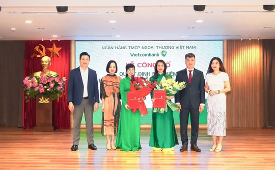 Vietcombank công bố quyết định bổ nhiệm lãnh đạo phòng ban tại Trụ sở chính
