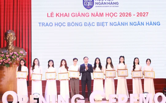 Học viện Ngân hàng nhận hơn 10 tỷ đồng học bổng, tài trợ trong năm học mới