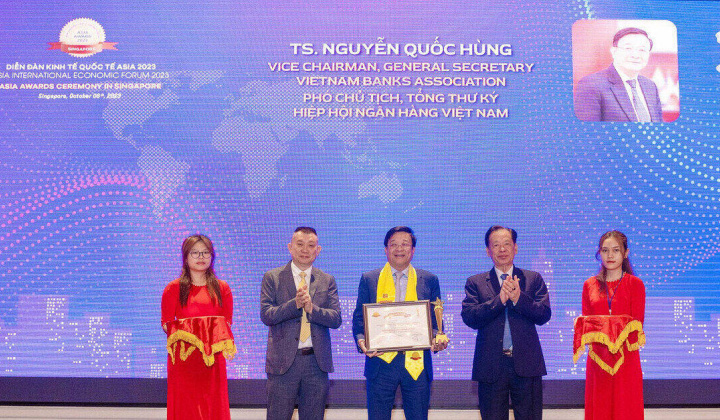 Hiệp hội Ngân hàng Việt Nam và TS. Nguyễn Quốc Hùng được vinh danh tại Lễ trao giải Asia Award