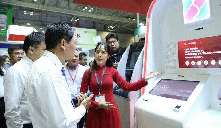 Ngân hàng Agribank chuyển đổi số lấy khách hàng làm trọng tâm
