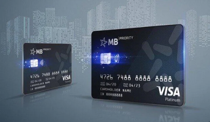Điều tra vụ giả nhân viên ngân hàng hỗ trợ mở thẻ tín dụng