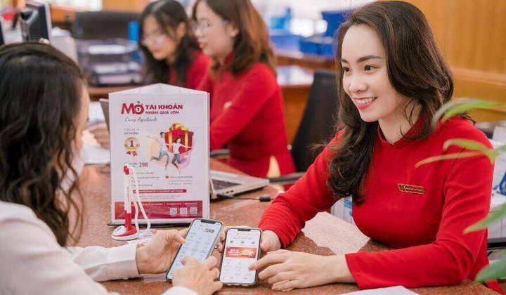 Fitch Ratings xếp hạng nhà phát hành dài hạn đối với Agribank ở mức BB, triển vọng “Tích cực”