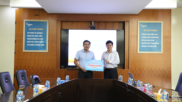 DongA Bank ủng hộ quỹ xã hội phường 3, quận Phú Nhuận, TP Hồ Chí Minh