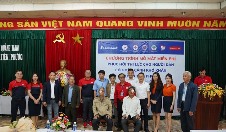 Sacombank và Dai-ichi Life Việt Nam tiếp tục đồng hành với bệnh nhân nghèo