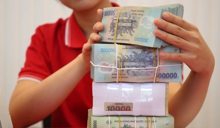 Hệ lụy của "rủ nhau bùng nợ" trong cho vay tiêu dùng