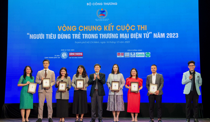 Shinhan Finance giúp người tiêu dùng trẻ bảo vệ quyền lợi trong giao dịch trực tuyến