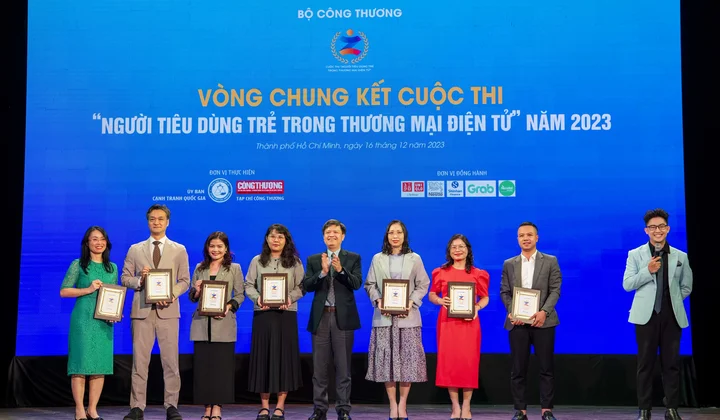 Shinhan Finance giúp người tiêu dùng trẻ bảo vệ quyền lợi trong giao dịch trực tuyến