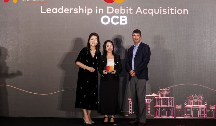OCB nhận 2 giải thưởng lớn từ Mastercard, dẫn đầu thị phần thẻ ghi nợ tại Việt Nam