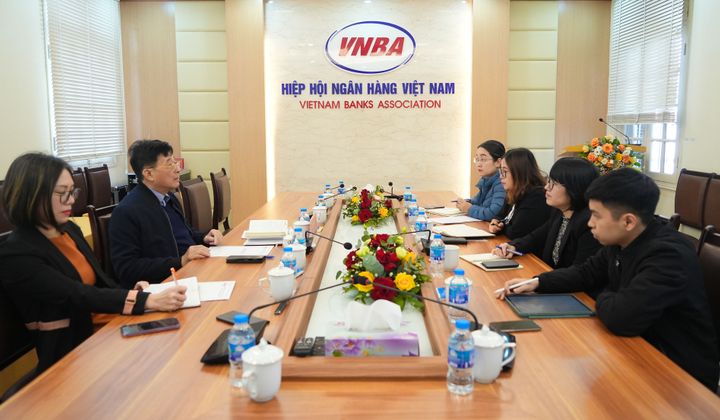 Phó Chủ tịch, Tổng Thư ký Nguyễn Quốc Hùng tiếp, làm việc với đoàn công tác của Ủy ban Giám sát tài chính Quốc gia