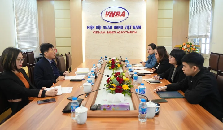Phó Chủ tịch, Tổng Thư ký Nguyễn Quốc Hùng tiếp, làm việc với đoàn công tác của Ủy ban Giám sát tài chính Quốc gia