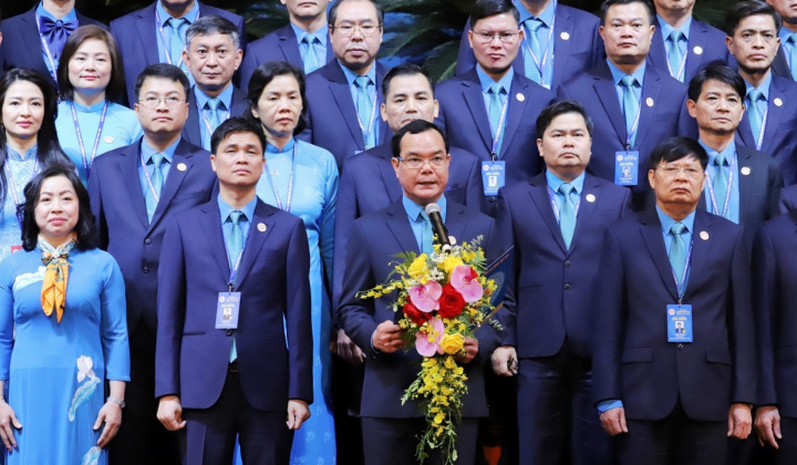 Ban chấp hành Tổng Liên đoàn Lao động Việt Nam khóa XIII ra mắt Đại hội