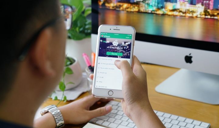 Ngân hàng khuyến khích gửi tiết kiệm online bằng lãi suất hấp dẫn