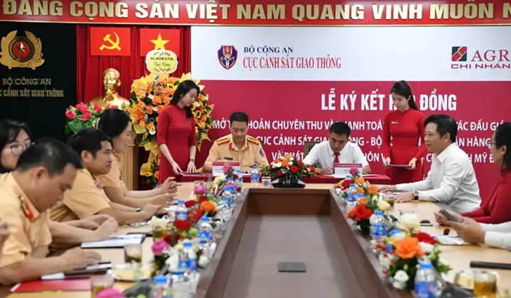 Agribank Mỹ Đình thực hiện mở tài khoản chuyên thu và thanh toán dịch vụ đấu giá biển số xe