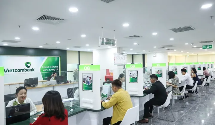 Vietcombank Đông Quảng Ninh tiếp nhận phòng giao dịch Cẩm Phả và phòng giao dịch Cửa Ông
