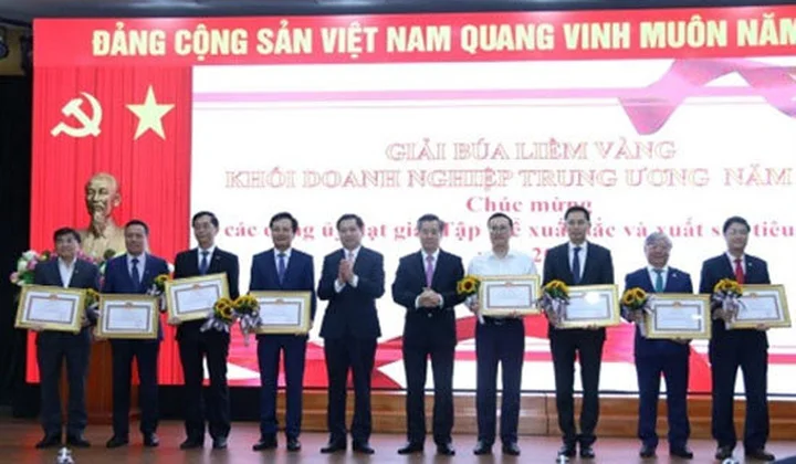 Đảng bộ Vietcombank có 04 tác phẩm đạt giải búa liềm vàng khối doanh nghiệp trung ương năm 2022