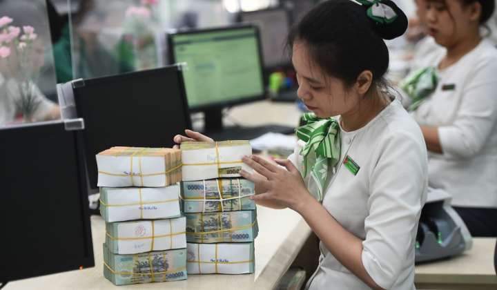Người mua nhà, xe có thể vay ngân hàng này để đáo hạn ở nhà băng khác