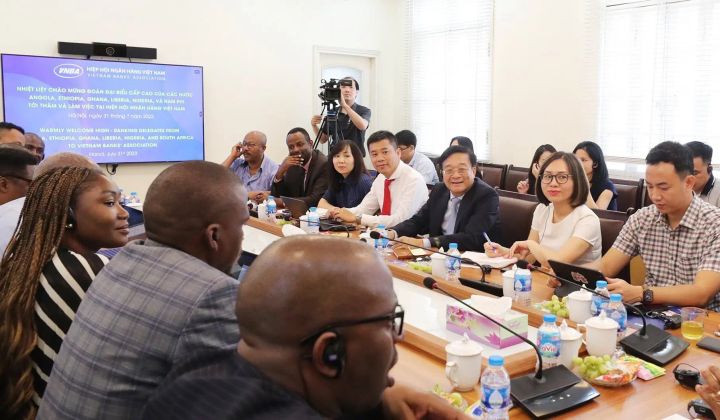 Hiệp hội Ngân hàng Việt Nam làm việc với đoàn đại biểu cấp cao ngân hàng trung ương một số nước Châu Phi
