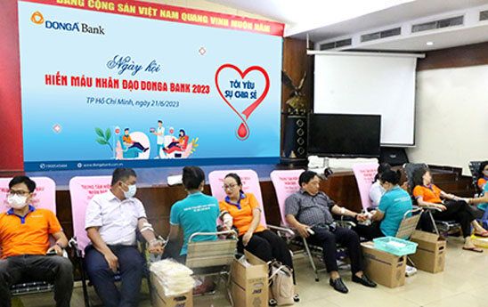 DongA Bank hiến máu nhân đạo năm 2023