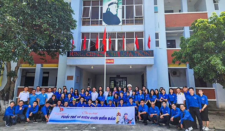 SaiGonBank tham gia chương trình tuổi trẻ vì biên giới biển đảo