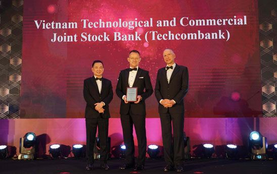 Techcombank được tạp chí The Asian Banker vinh danh với 2 giải thưởng