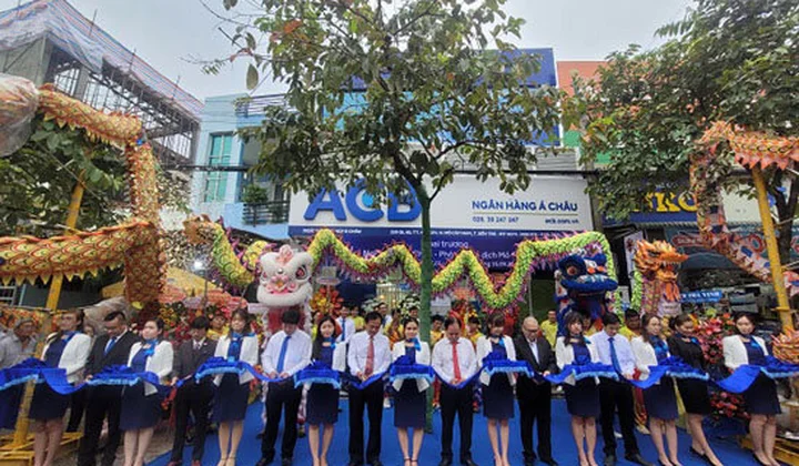 ACB khai trương PGD Mỏ Cày
