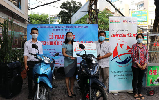 HD SAISON trao phương tiện sinh kế cho các hộ gia đình có hoàn cảnh khó khăn