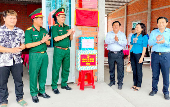 HDBank chung sức phát triển khu dân cư liền kề chốt dân quân biên giới Tây Nam