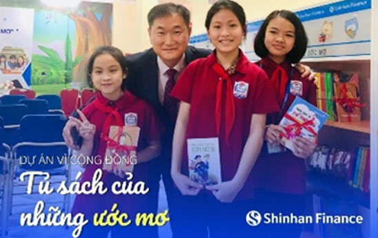 Shinhan Finance tặng “Tủ sách của những ước mơ” cho Thư viện tỉnh Nghệ An