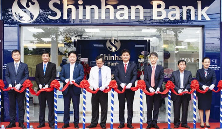 Shinhan Hoàn Kiếm khai trương phòng giao dịch Long Biên từ 5/6/2023
