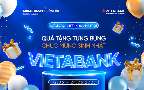 VietABank tặng áo mưa cho khách hàng tham gia Bảo hiểm nhân thọ