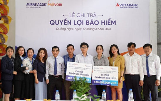 VietABank và Mirae Asset Prévoir chi trả 500 triệu đồng quyền lợi bảo hiểm cho 02 khách hàng tại Quảng Ngãi