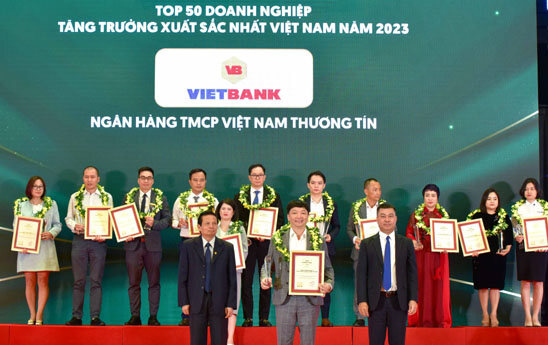 Vietbank vào “Top 50 Doanh nghiệp tăng trưởng xuất sắc nhất Việt Nam 2023” lần thứ 4 liên tiếp
