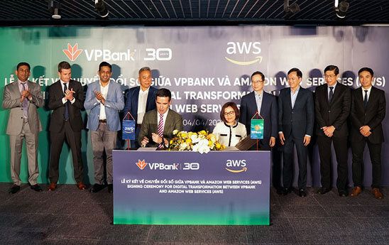 VPBank hợp tác chiến lược với Amazon Web Services