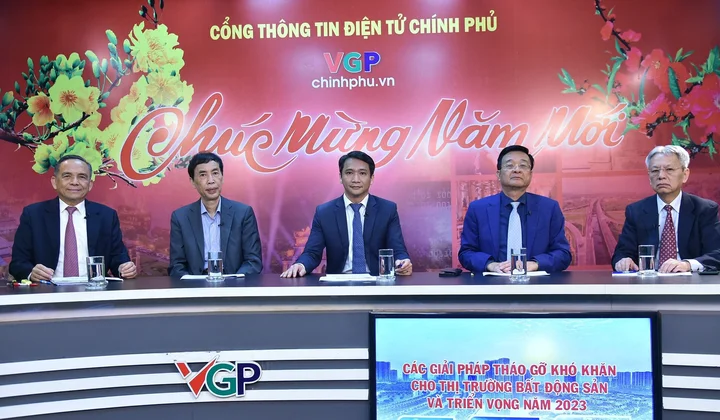 Tọa đàm 'Các giải pháp tháo gỡ khó khăn cho thị trường bất động sản'