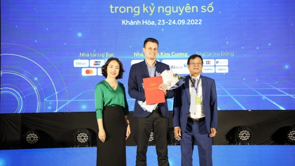 Home Credit becomes member of Vietnam Bank Card Association