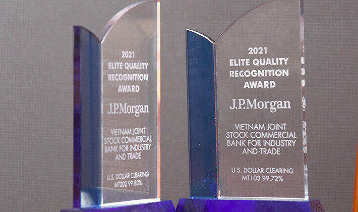 VietinBank receives 2 awards given by JPMorgan