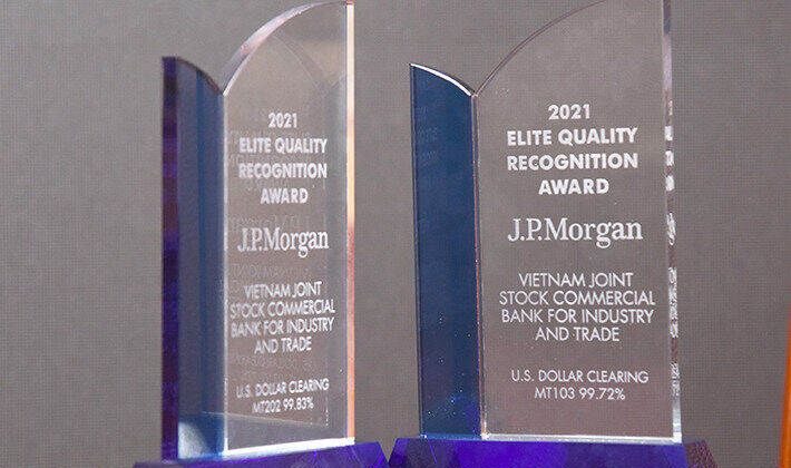 VietinBank receives 2 awards given by JPMorgan