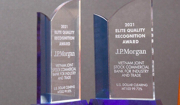 VietinBank receives 2 awards given by JPMorgan